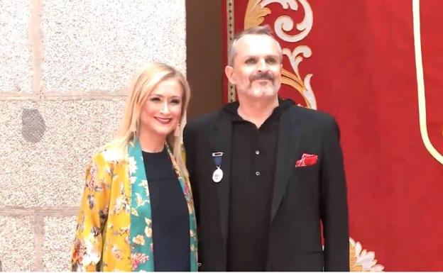 Miguel Bosé recibe la Medalla de las Artes de Madrid