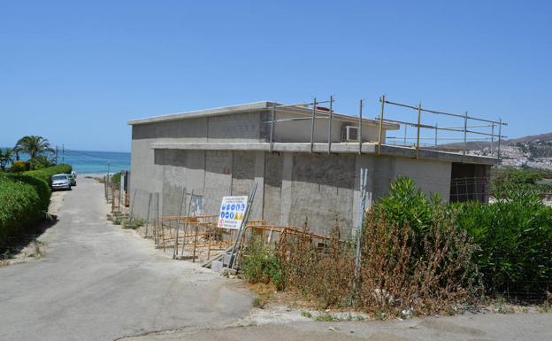 La quiebra de la adjudicataria complica la terminación de las obras de la depuradora de Nerja