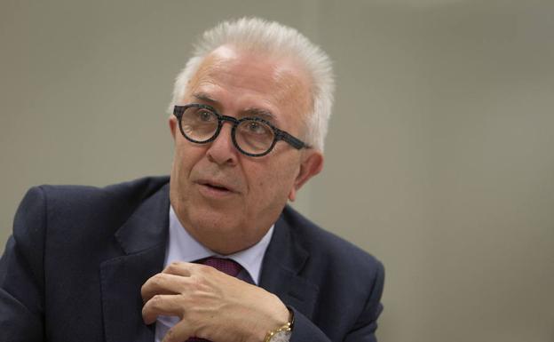 «No hay puerta giratoria, vuelvo a la Universidad, donde he estado desde los 18 años»