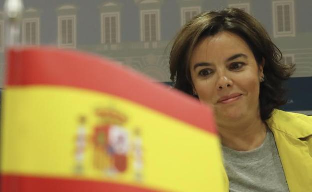 Santamaría: «Al Estado le bastan 24 horas para paralizar ley de referéndum»