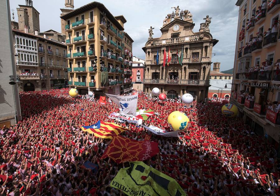 Las mejores fotos del chupinazo de San Fermín