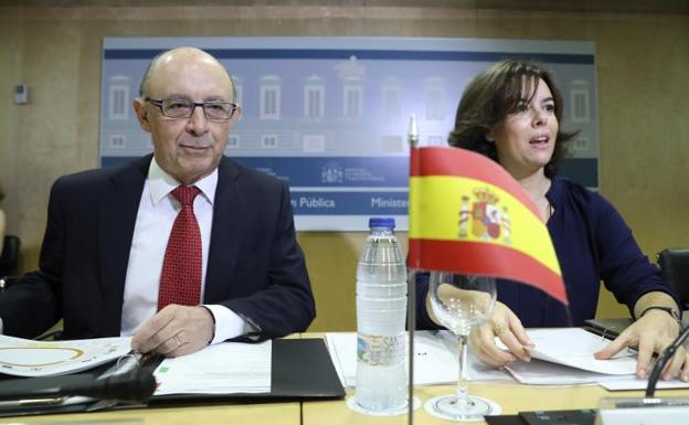 Hacienda aprueba el déficit de las CCAA con la abstención de Extremadura