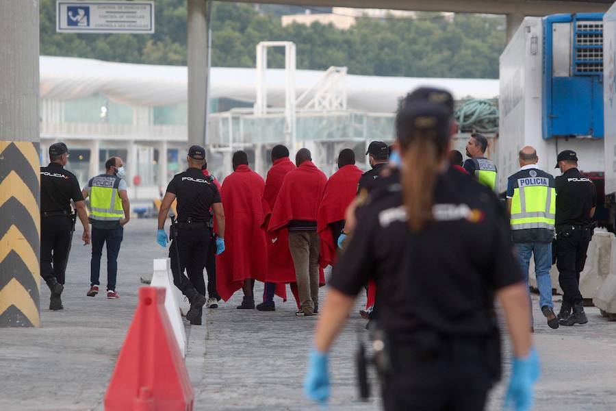 Rescatan a 53 inmigrantes frente a la costa de Málaga