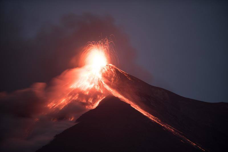 El volcán de Fuego en Guatemala entra en erupción por sexta vez este año