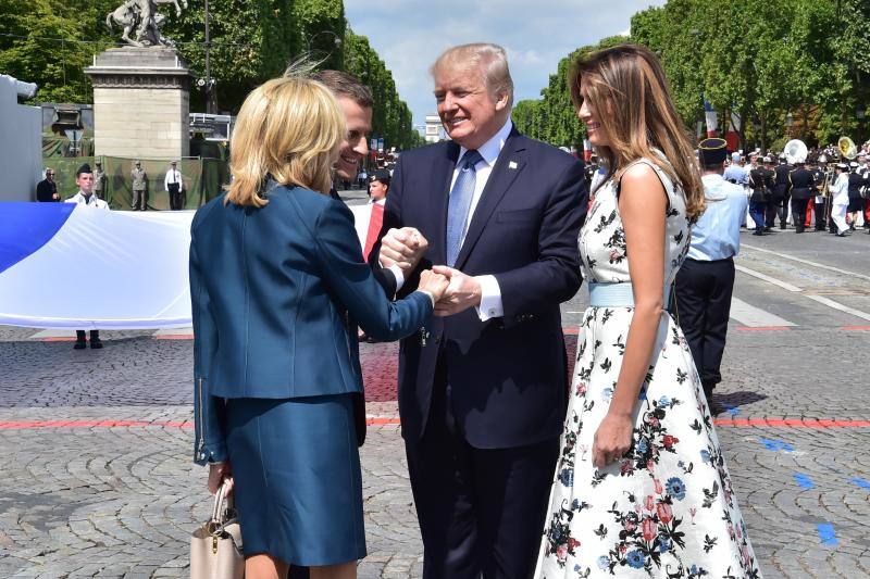 El desfile militar por el Día de la Bastilla en los Campos Elíseos, París