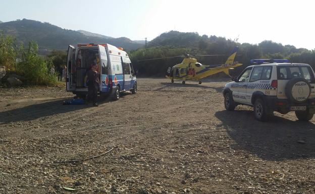 Muere un obrero tras volcar un 'torito' en las obras de una piscina privada en Cútar