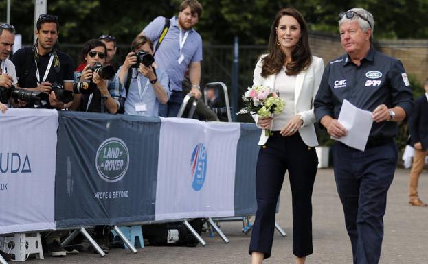 Kate Middleton no se cansa de usar la misma chaqueta de Zara