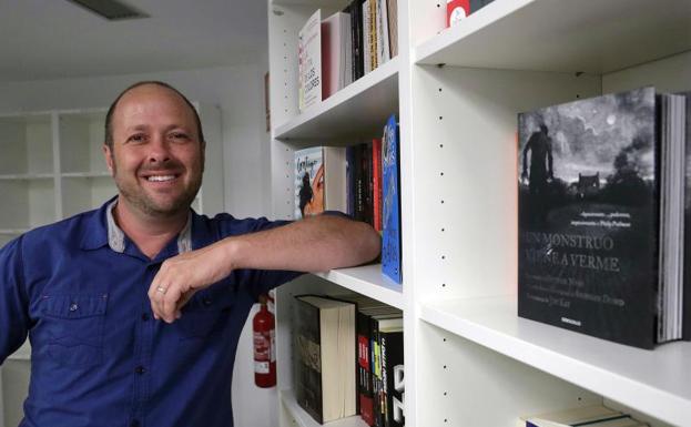 Jay Asher: «Ningún tema debería ser tabú»