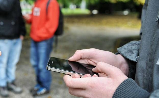 Llegan a los juzgados de Málaga los primeros casos de acoso telefónico y en redes sociales