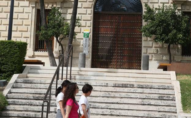 La plantilla del Museo de Málaga niega que el cierre por las tardes se deba al convenio colectivo