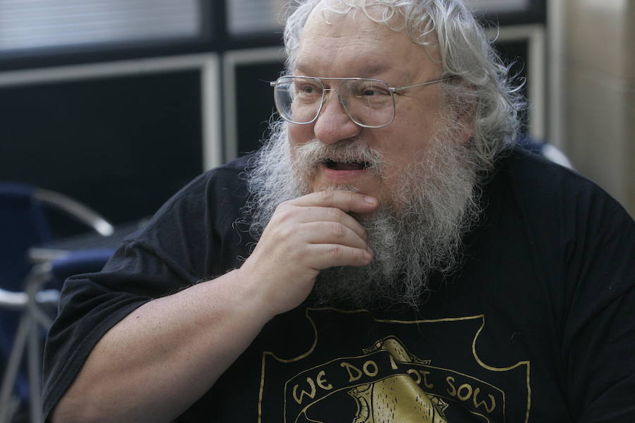 George R.R. Martin asegura que seguirá la saga que inspira 'Juego de tronos' en 2018