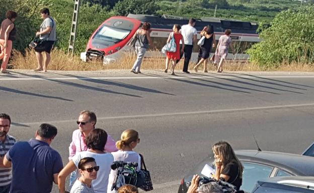 «Voy a parar que he visto algo extraño en la vía y están buscando a una niña»