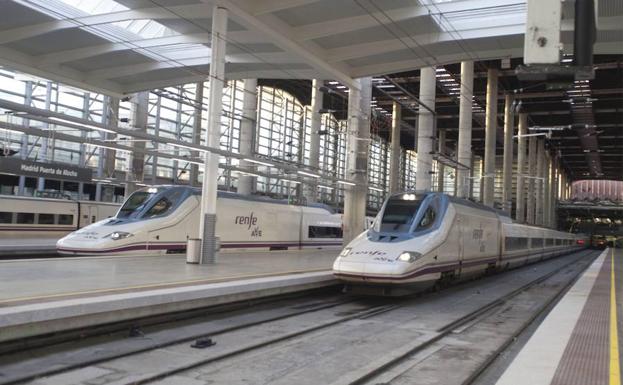 La huelga en Renfe y Adif complica la operación salida