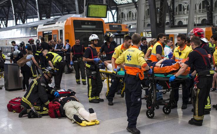El accidente de un tren en Barcelona, en imágenes
