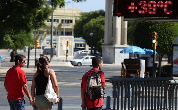 El terral colocó el termómetro en Málaga por encima de El Cairo