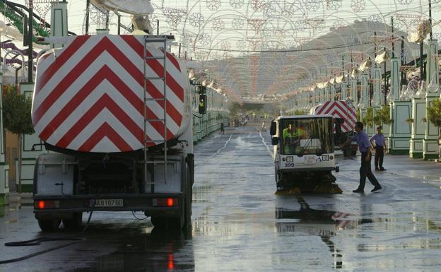 Limasa tendrá operarios las 24 horas en la Feria del Centro de Málaga