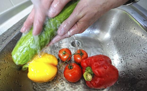 Errores que cometemos en la cocina y que pueden causar una intoxicación