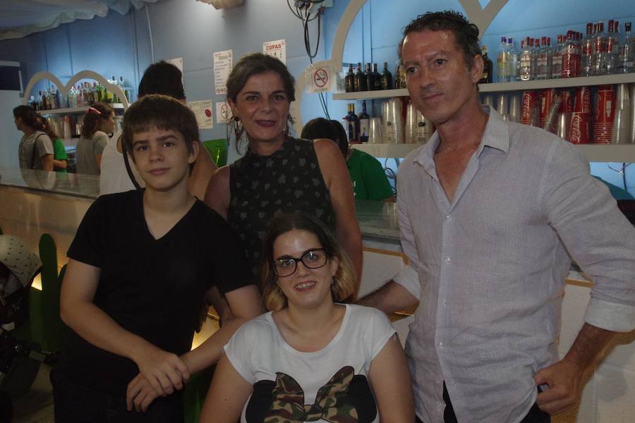 Las casetas de Avoi y de la Peña Trinitaria, en imágenes