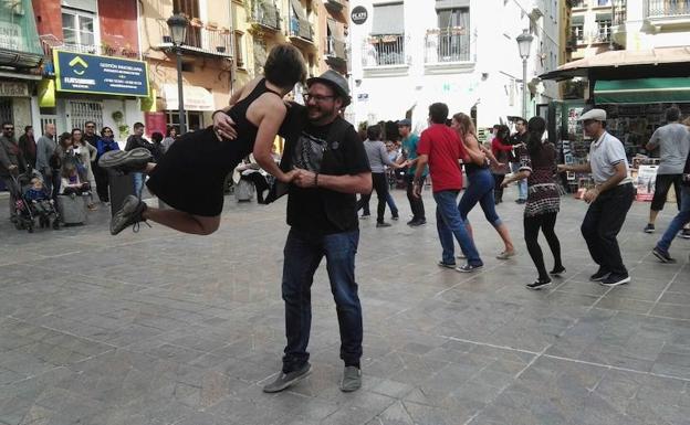 El Camino de Santiago, a ritmo de 'swing'