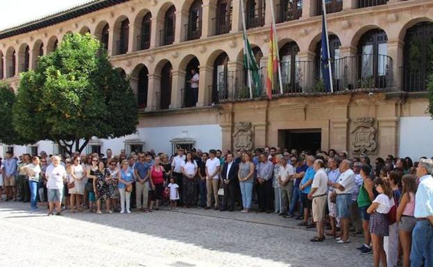 Casi 12.000 euros para la Fundación Vicente Ferrer en las huchas colocadas por familias de fallecidos en India