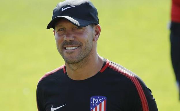 El Atlético sólo cambia la imagen y repite su plan