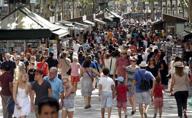 Buscan a un niño australiano de 7 años desaparecido tras el atropello de Barcelona