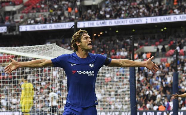 El Chelsea gana al Tottenham con doblete de Marcos Alonso