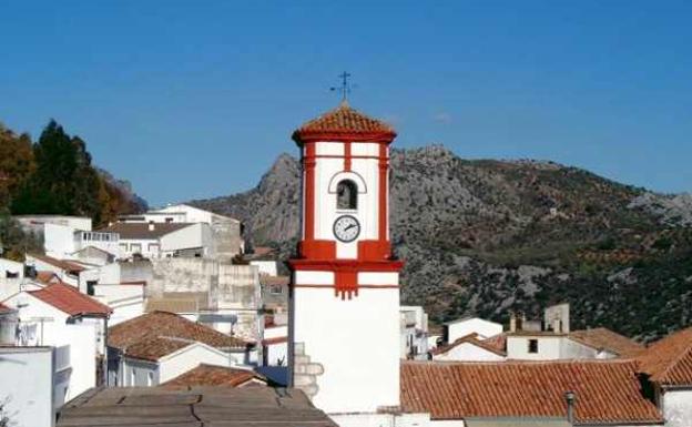 Controlado el incendio forestal en el paraje Los Cascajales de Benaoján