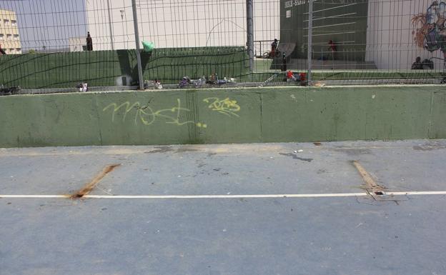 Herido un niño de 12 años al caerle encima una portería en Antequera