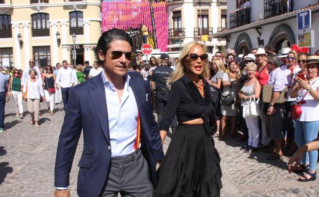 Una Goyesca muy lucida fuera de la plaza