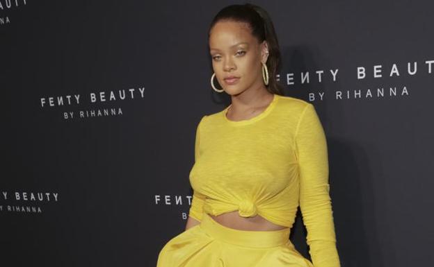 Así son los trucos de maquillaje de Rihanna