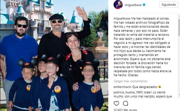 Miguel Bosé muestra una foto de sus cuatro hijos para evitar ser chantajeado