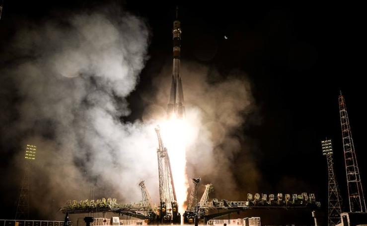 El lanzamiento de la nave espacial rusa, Soyuz MS-06