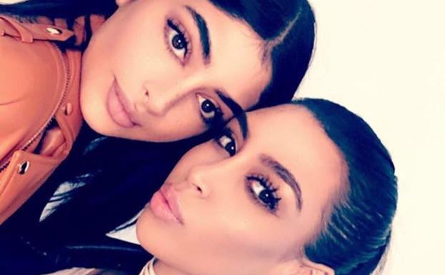 Las hermanas que triunfan por ser clones de las Kardashian