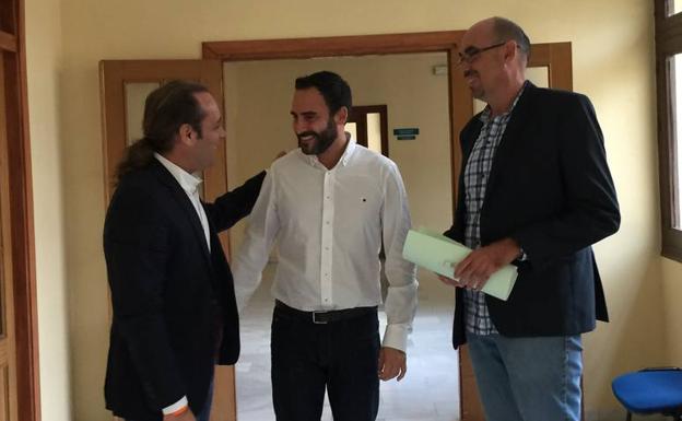 Ciudadanos y el PSOE se miran de reojo