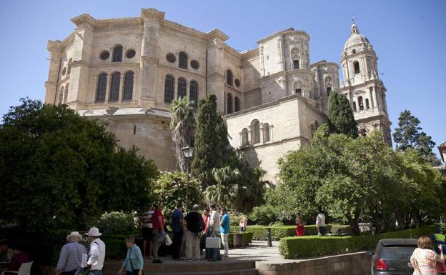 Aparece un hombre muerto en los alrededores de la Catedral de Málaga