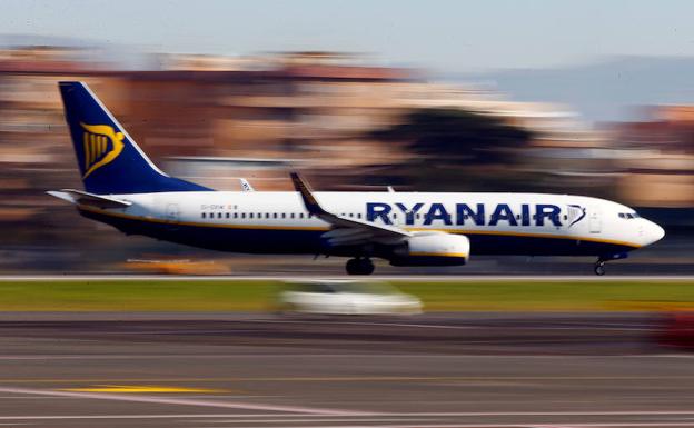 Ryanair asegura que las cancelaciones se deben a un "grave error" en la distribución de las vacaciones de sus tripulaciones