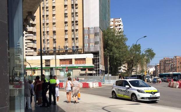 Detienen a una cuidadora acusada de pegar en plena calle a una anciana en Málaga