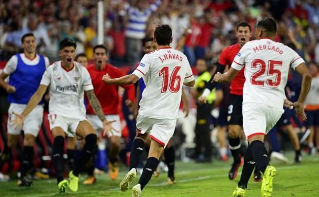 Navas da el cuarto triunfo seguido al Sevilla en la vuelta de un increpado Vitolo