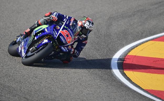 Viñales logra la pole y Rossi continúa con la machada