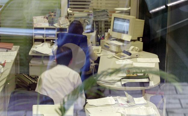 Unos 3.000 empleados de banca en Málaga tendrán que superar un examen para poder seguir trabajando