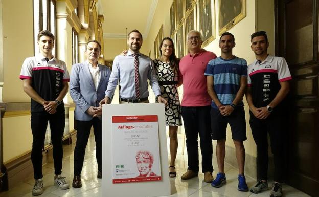 La octava edición del Triatlón de Málaga acogerá a más de 1.000 deportistas