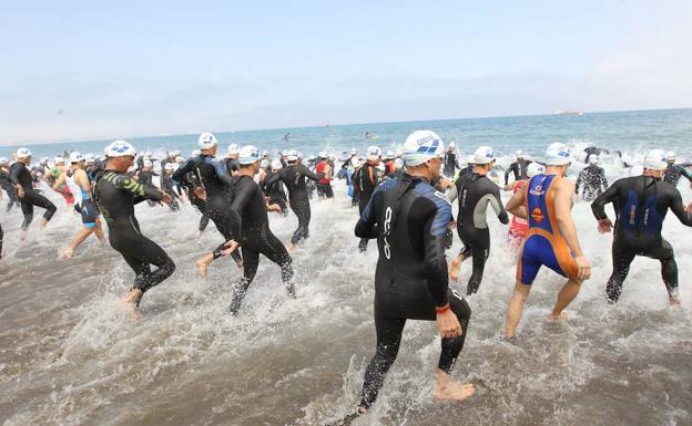 Más de un millar de participantes en el Triatlón de Málaga