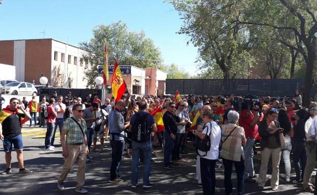 Policías se concentran en comisarías de toda España para exigir contundencia frente al acoso