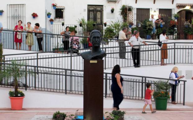 El Ayuntamiento de Estepona crea un nuevo espacio público dedicado a Antonio Gala