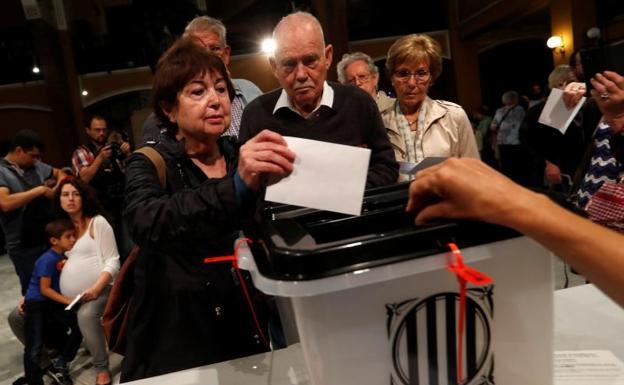 Los observadores concluyen que el referéndum del 1-O no cumplió los estándares internacionales