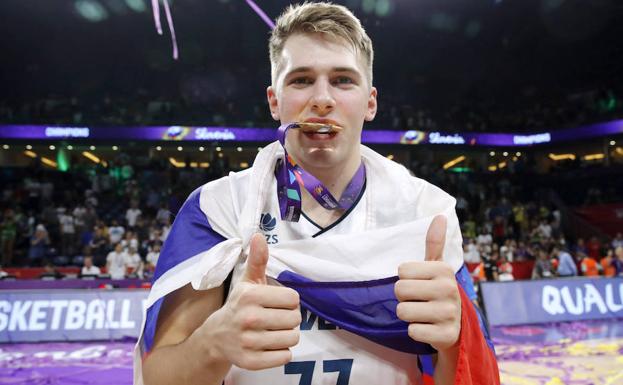 La NBA se arrodilla ante Doncic