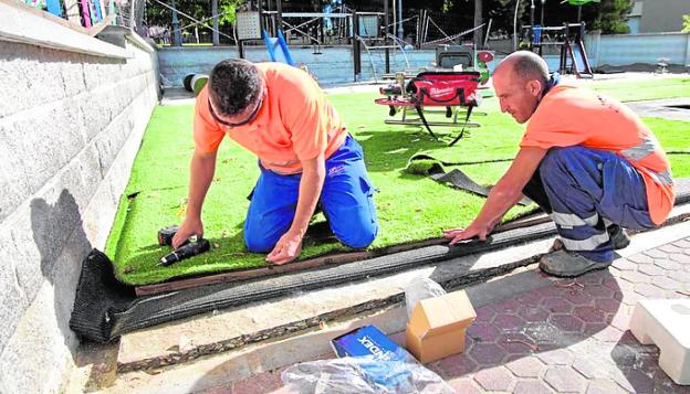 Torremolinos pone en marcha el plan de choque contra el deterioro de sus parques infantiles públicos