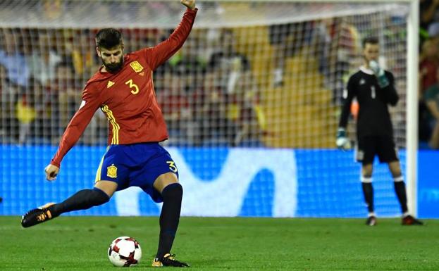 Piqué, entre pitos y palmas, se pierde el partido frente a Israel