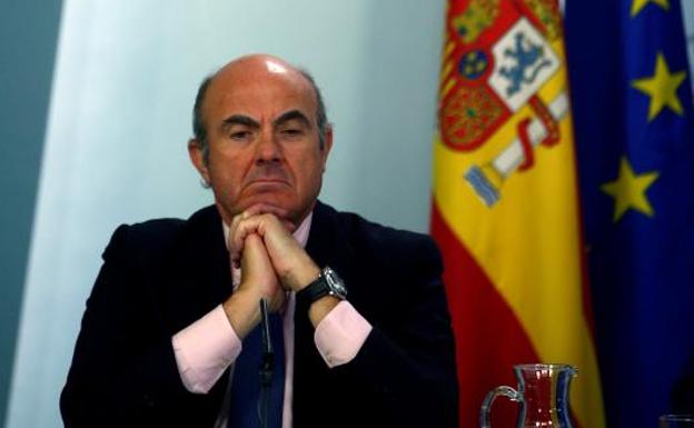 De Guindos traslada al Eurogrupo que «no habrá independencia de Cataluña»